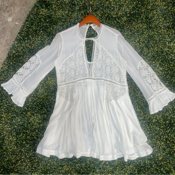 Free People Dresses & Skirts - Free People Wildest Dreams Lace Tunic - Women’s Size Small